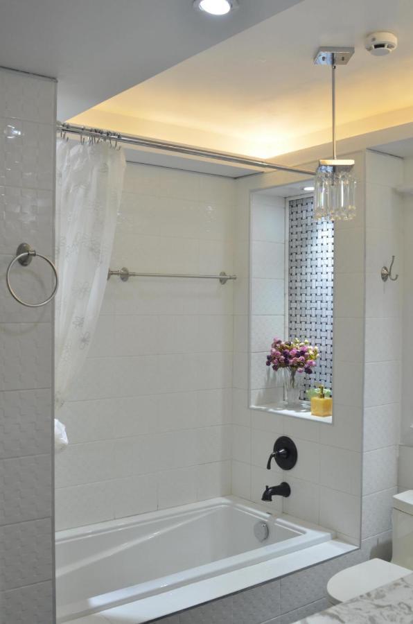 Salmon Magwood Guesthouse Торонто Экстерьер фото